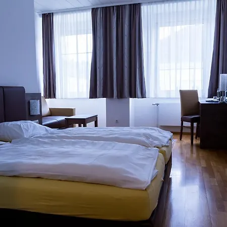 Vinothek Schwarzer Adler Hotel Ottensheim