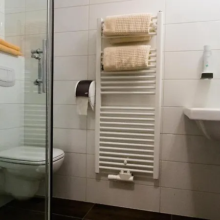 Vinothek Schwarzer Adler Hotel Ottensheim