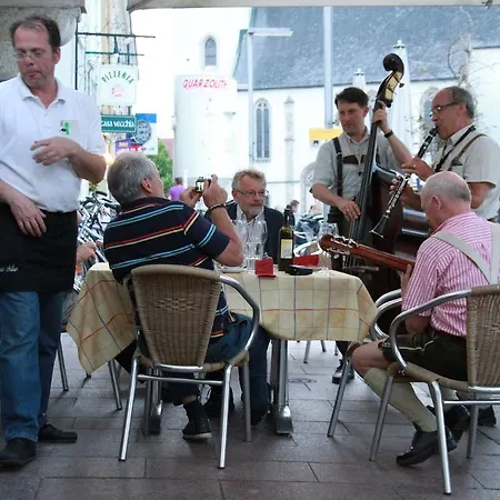 Vinothek Schwarzer Adler Ottensheim