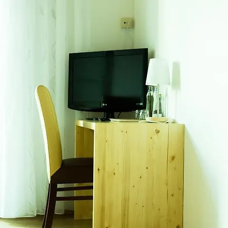 Hotel Vinothek Schwarzer Adler 3*